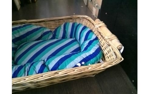 PANIERE CHIEN EN OSIER AVEC COUSSIN