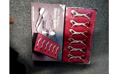 PORTE COUTEAU Cheval la boite