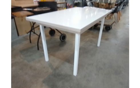 TABLE DE CUISINE BLANCHE