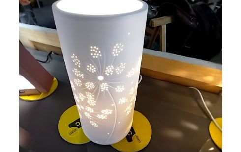 LAMPE DECO Blanche ajourée haute