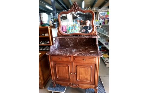 COIFFEUSE DESSUS MARBRE