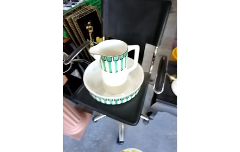 NECESSAIRE DE TOILETTE