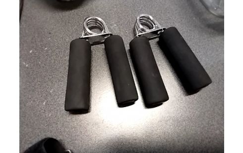 APPAREIL DE MUSCULATION Accroches poids