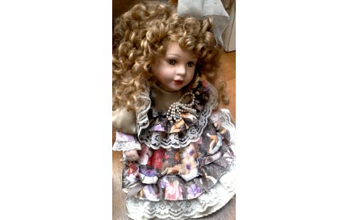 Poupée De Collection En Porcelaine (occasion, Vintage, Fait Main)
