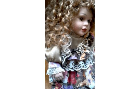 Poupée de collection en porcelaine - années 1980 - Label Emmaüs