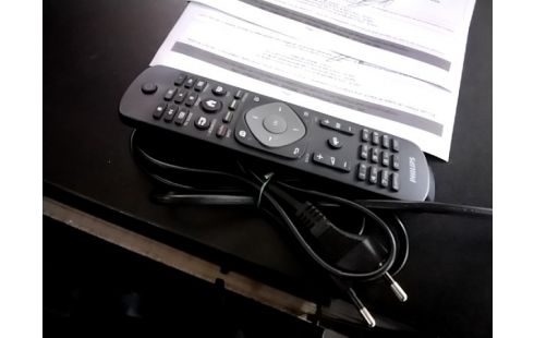 TELEVISEUR LCD PHILIPS+ TELECOMMANDE
