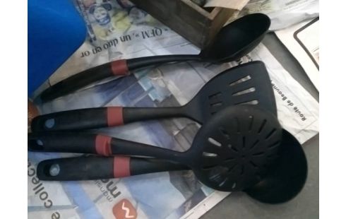 USTENSILE DE CUISINE TEFAL LOT DE 4