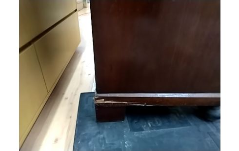 COMMODE STYLE ANGLAIS ( 1 PIED ABÎMÉ)