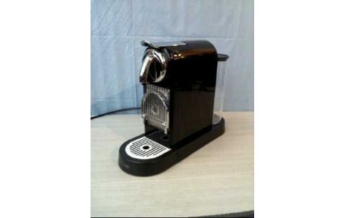 KAFFEEMASCHINE KAPSELN <DE LONGHI NESPRESSO>