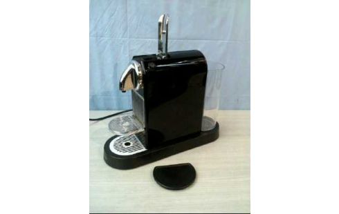 KAFFEEMASCHINE KAPSELN <DE LONGHI NESPRESSO>