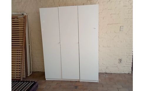 GARDE ROBES IKEA BLANC 3 PORTES