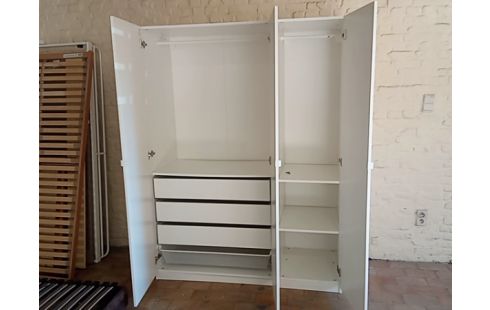 GARDE ROBES IKEA BLANC 3 PORTES