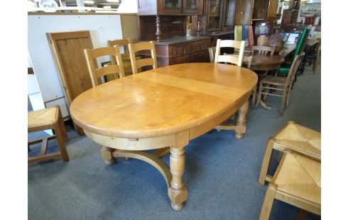 TABLE OVALE CHENE MASSIF