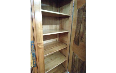 ARMOIRE MERISIER PANNEAUX NOYER
