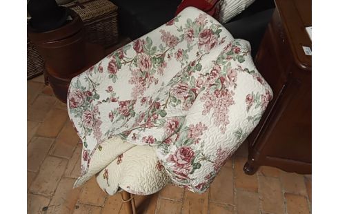 VESTIAIRE COUVRE LIT FLEURI 230/260