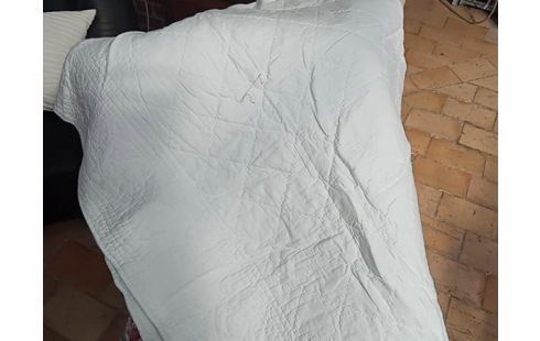 VESTIAIRE COUVRE LIT BLANC 260/190