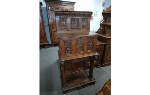 CABINET STYLE NÉO-GOTHIQUE