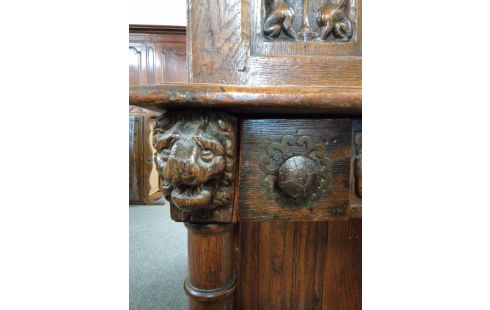 CABINET STYLE NÉO-GOTHIQUE