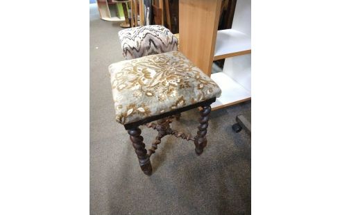 TABOURET STYLE LOUIS XIII