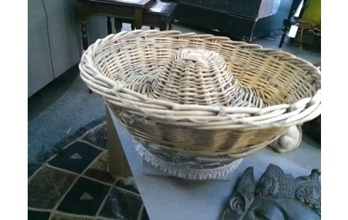 CORBEILLE A FRUIT TRESSEE