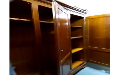 ARMOIRE 3 portes merisier style louis Philippe