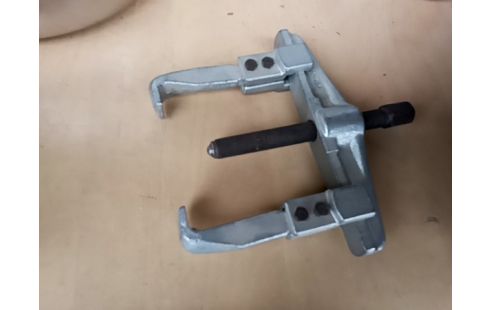 EXTRACTEUR DE ROULEMENT FACOM