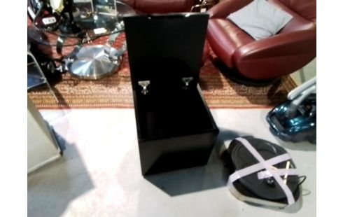 COFFRE CUBE LAQUÉ NOIR