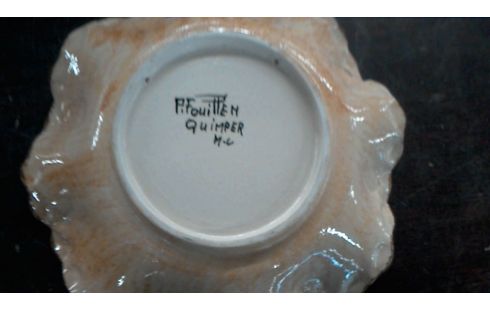 QUIMPER ASSIETTE  SIGNEE FOUILLEN