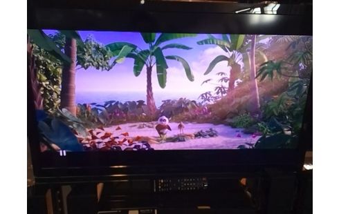 TELEVISEUR GRUNDIG 102 CM FULL HD