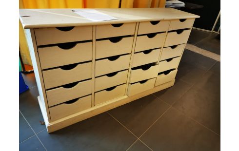 MEUBLE DE MÉTIER PATINÉ BLANC À TIROIRS