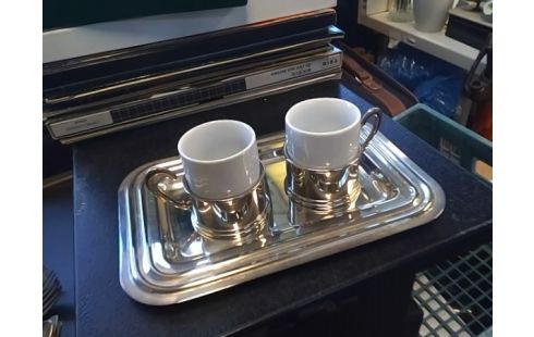 TASSE A CAFE AVEC PLATEAU