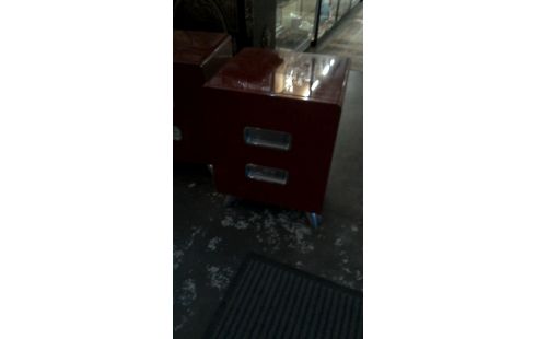 NACHTTISCH ROT LADEN