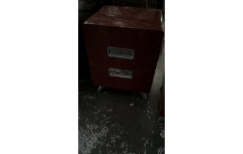 NACHTTISCH ROT LADEN