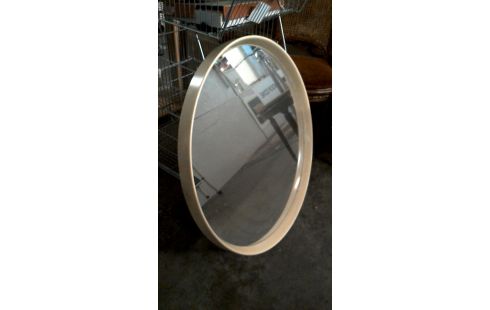 SPIEGEL RUND KUNSTSTOFF IM VINTAGE-STIL