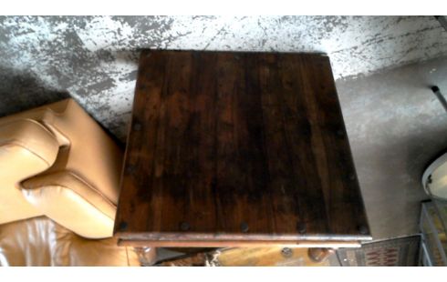 SALONTAFEL ANTIEK SPAANS/KLINKNAGEL