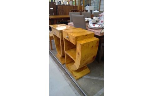 ART DECO NACHTKASTJE/NOTENFINEER