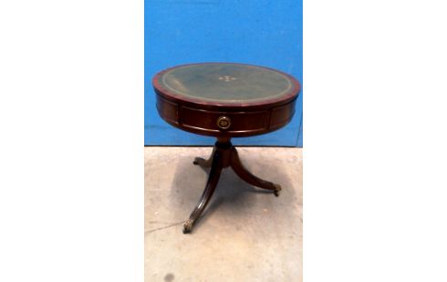 SERVIERTISCH AUF ROLLEN ENGLISCH