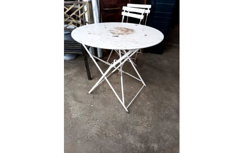 TABLE DE JARDIN PLIANTE