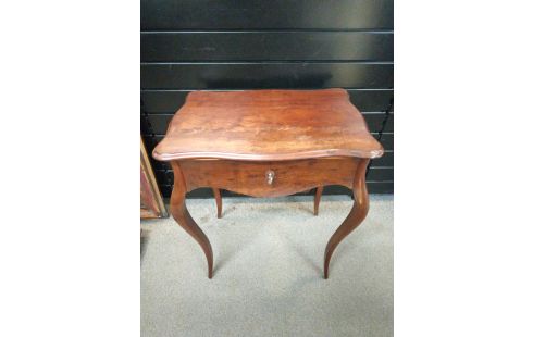 TRAVAILLEUSE PLAQUÉE ACAJOU