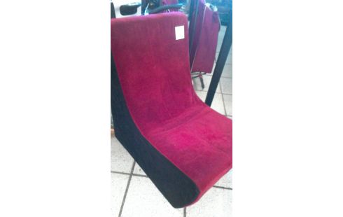 SILLA BAJA PARA SENTARSE JUNTO AL FUEGO