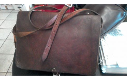 SAC CARTABLE CUIR MARRON