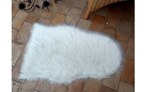 PEAU synthetique blanche