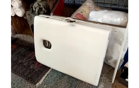 TABLE de massage blanche pliable