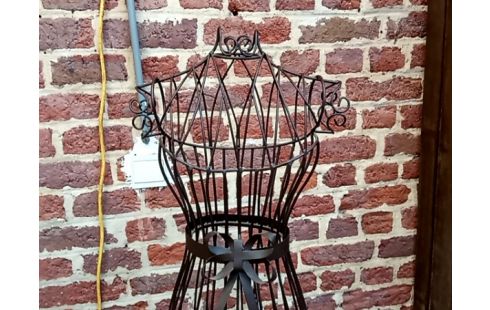 MANNEQUIN METAL BRUN