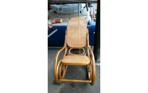 FAUTEUIL ROCKING CHAIR