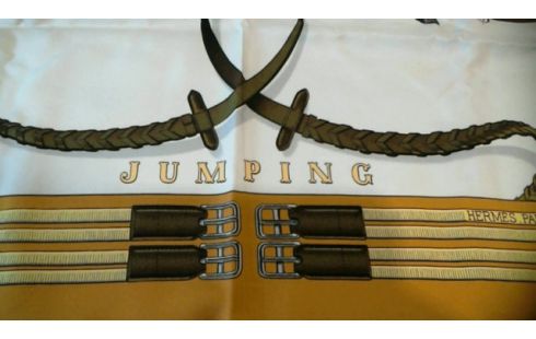 CARRE HERMES JUMPING
