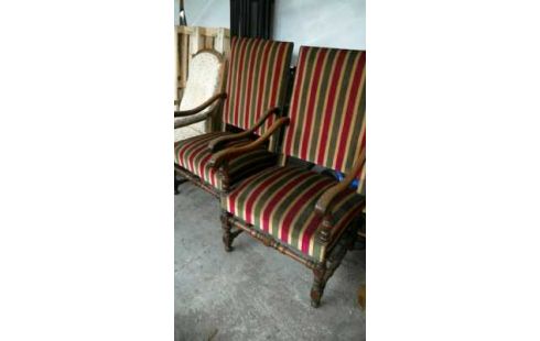 FAUTEUIL DE STYLE   LA PAIRE