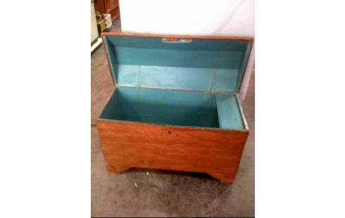 TRUHE HOLZ INNEN BLAU KLEINES FACH