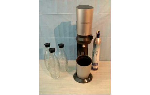 SODASTREAM +3-FLASCHEN & 2 CO2-ZYLINDER
