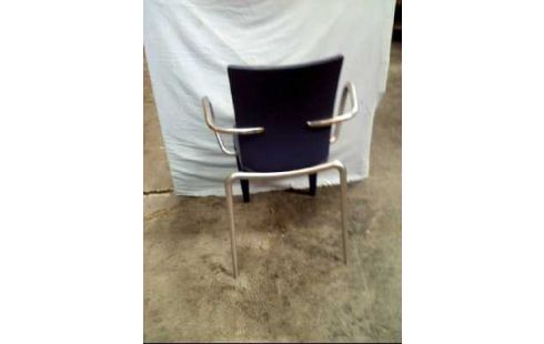 STUHL BLAU KUNSTST. METALL <VITRA>